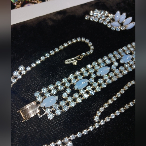 Vintage Parure Blue Milk Glass with Rhinestone Set Necklace Bracelet Ear… - Picture 10 of 15